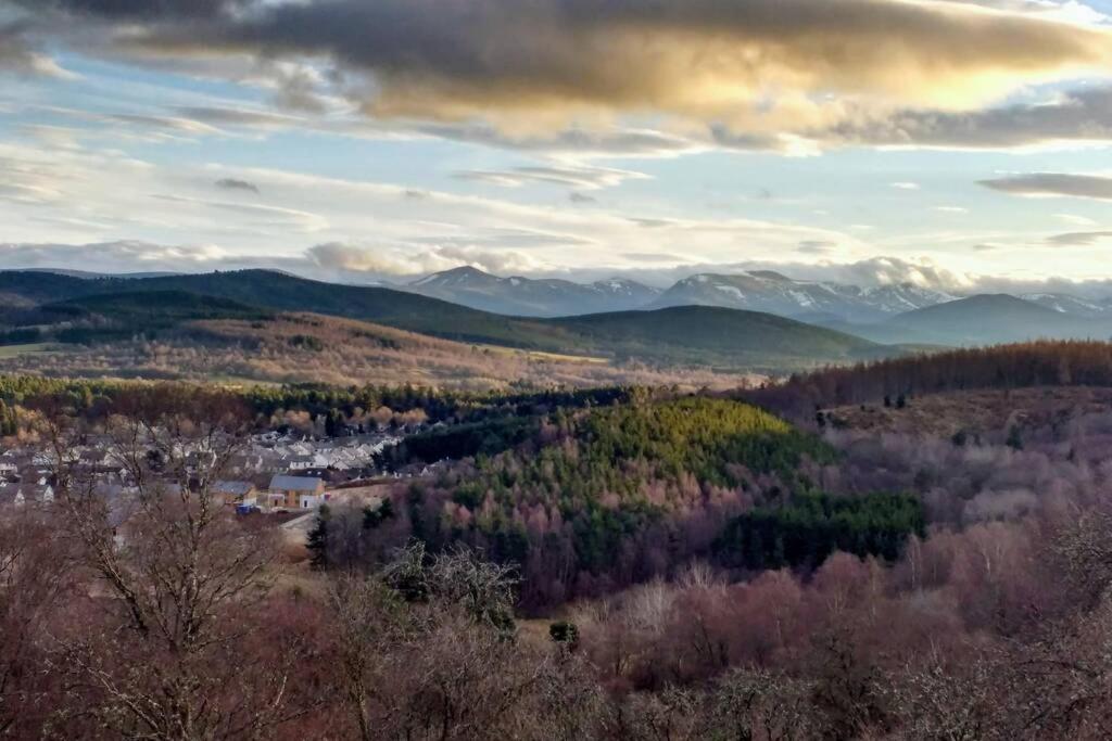 Grantown-on-SpeyAsgard House - Modern Cosy House In The Cairngorms别墅 外观 照片
